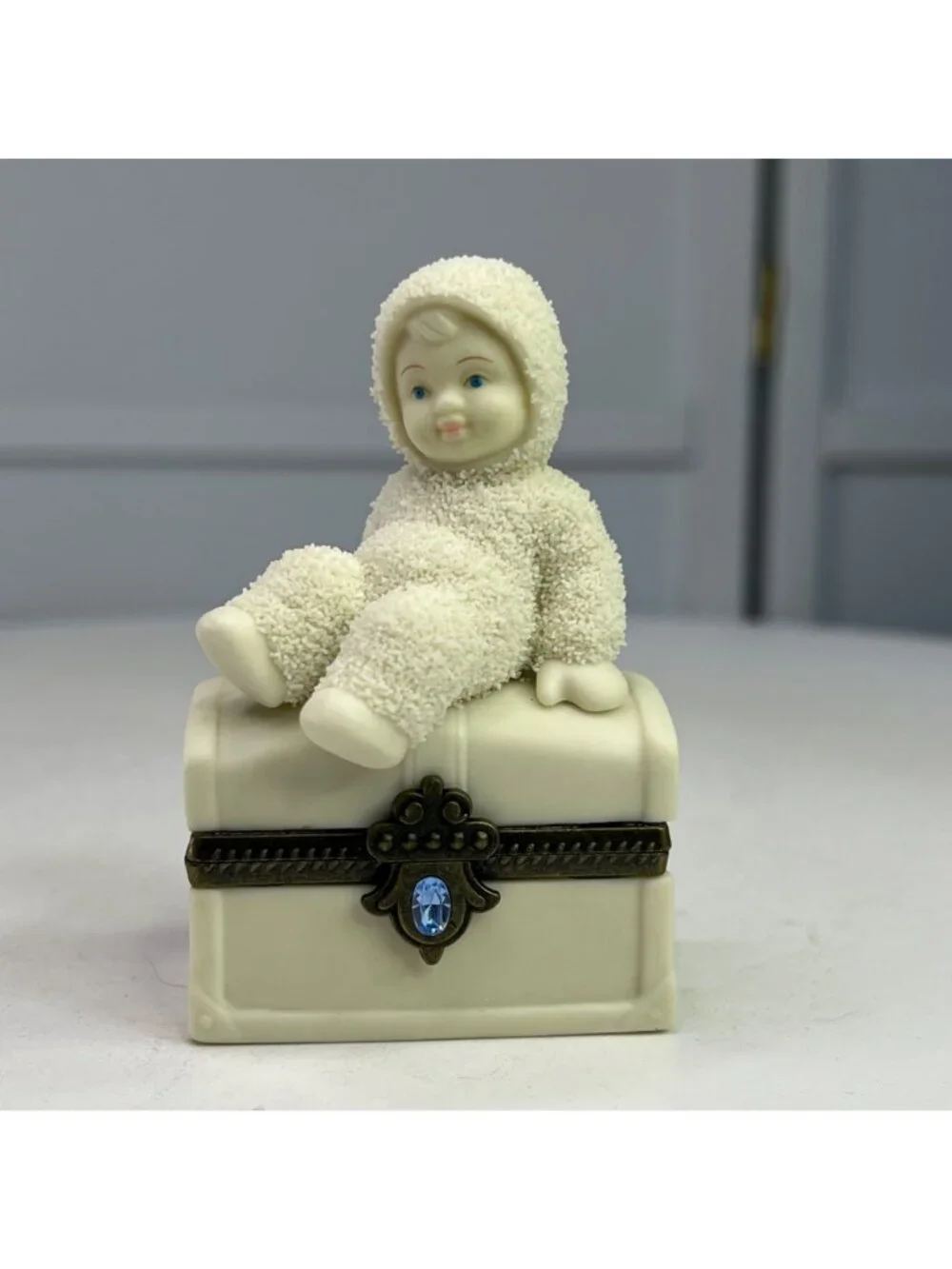 Dept 56 Snowbabies Royal Treasure March Aquamarine Trinket Box Figurine 2000